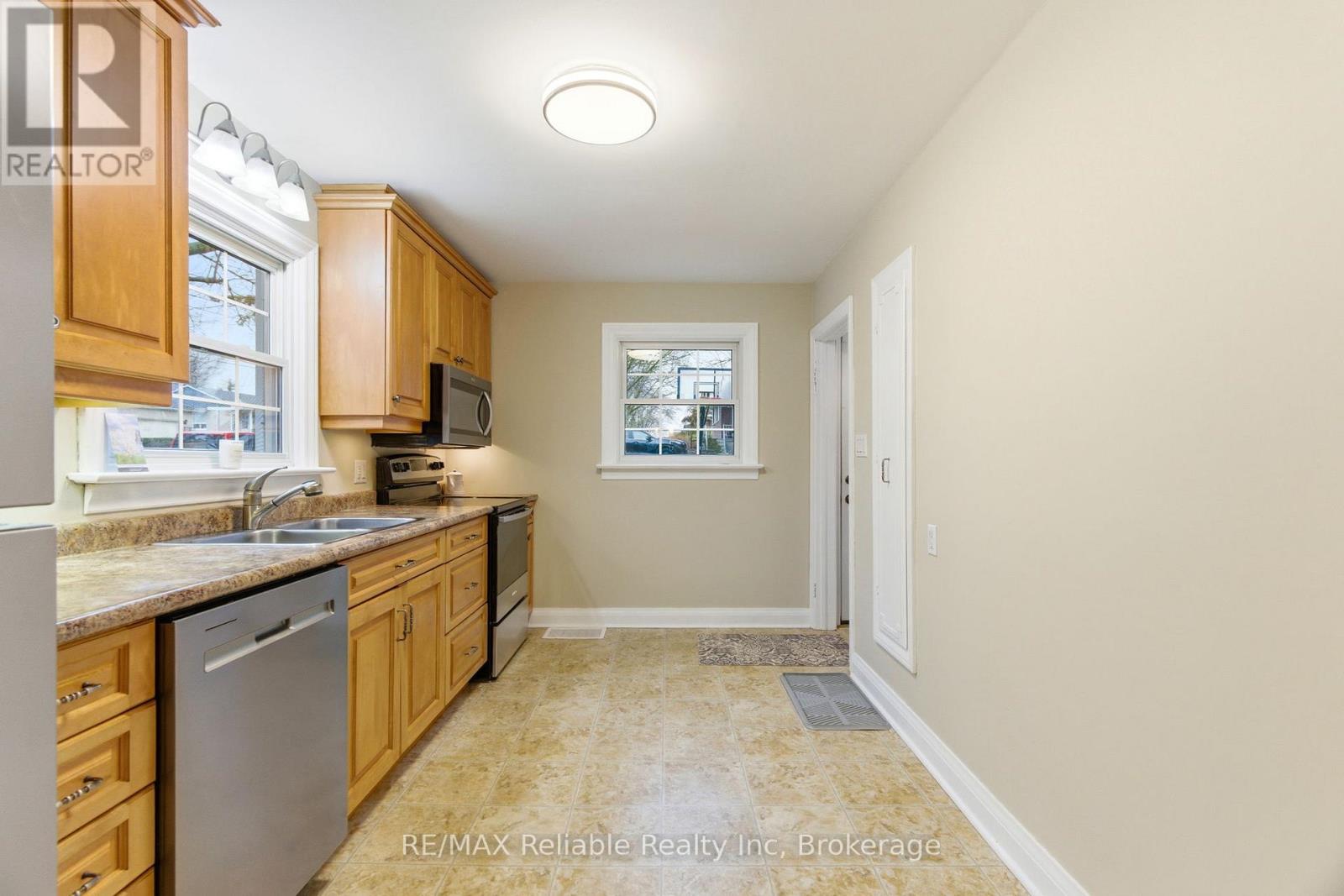 45 WHITEHEAD STREET, Central Huron (Clinton), Ontario, N0M1L0 — Photo 9