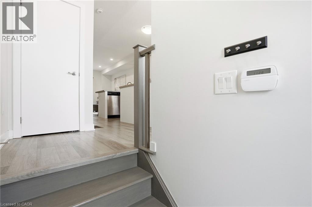 59 MARKLE Crescent, Ancaster, Ontario, L9G0H3 — Photo 6