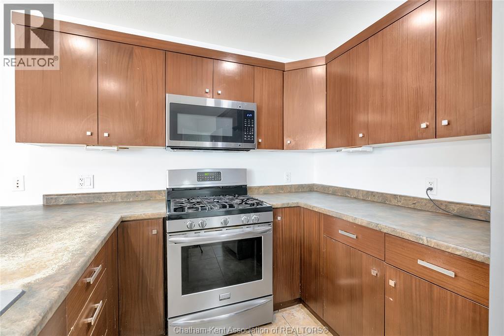 208 HUDSON DRIVE, Chatham, Ontario, N7L0A4 — Photo 5