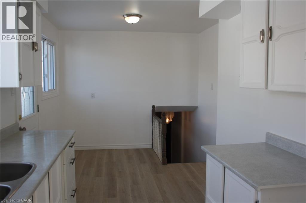 71 NICKOLAS Crescent, Cambridge, Ontario, N3C3L7 — Photo 14