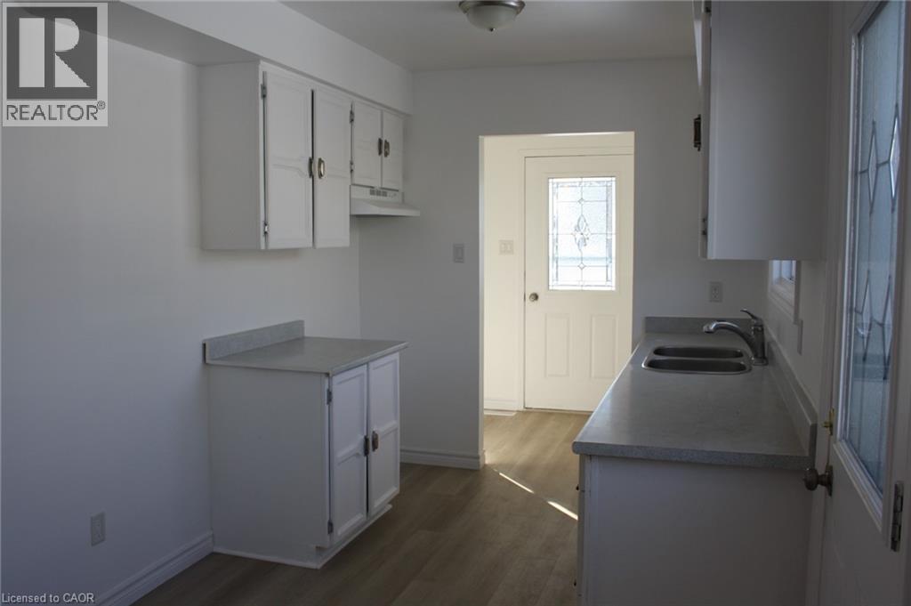 71 NICKOLAS Crescent, Cambridge, Ontario, N3C3L7 — Photo 16