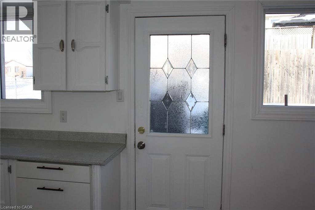 71 NICKOLAS Crescent, Cambridge, Ontario, N3C3L7 — Photo 18