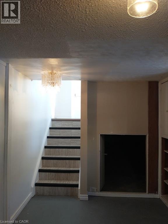 71 NICKOLAS Crescent, Cambridge, Ontario, N3C3L7 — Photo 4