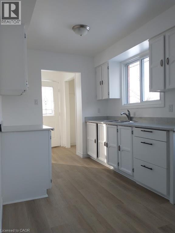 71 NICKOLAS Crescent, Cambridge, Ontario, N3C3L7 — Photo 5