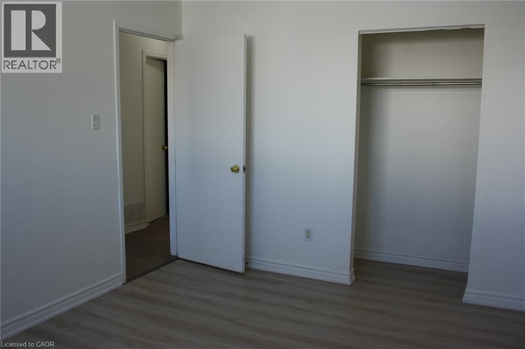 71 NICKOLAS Crescent, Cambridge, Ontario, N3C3L7 — Photo 8