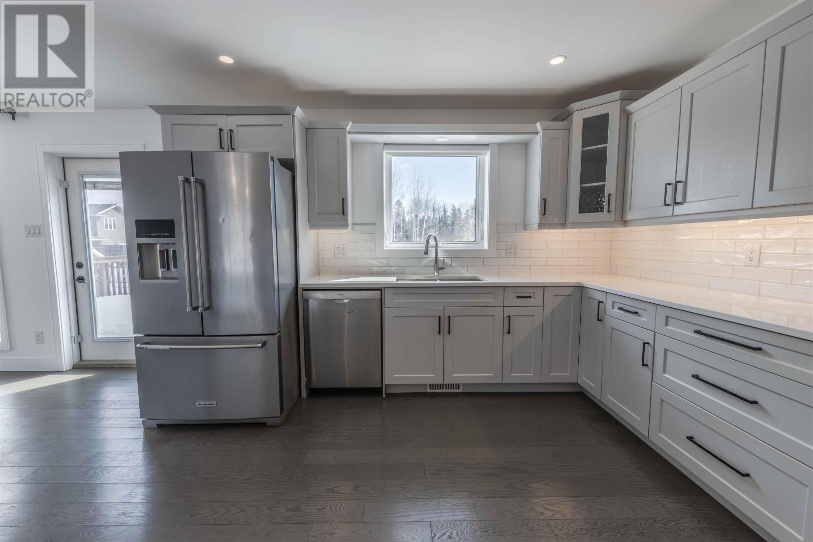 705 Fieldstone PL, Thunder Bay, Ontario, P7B3Z7 — Photo 10