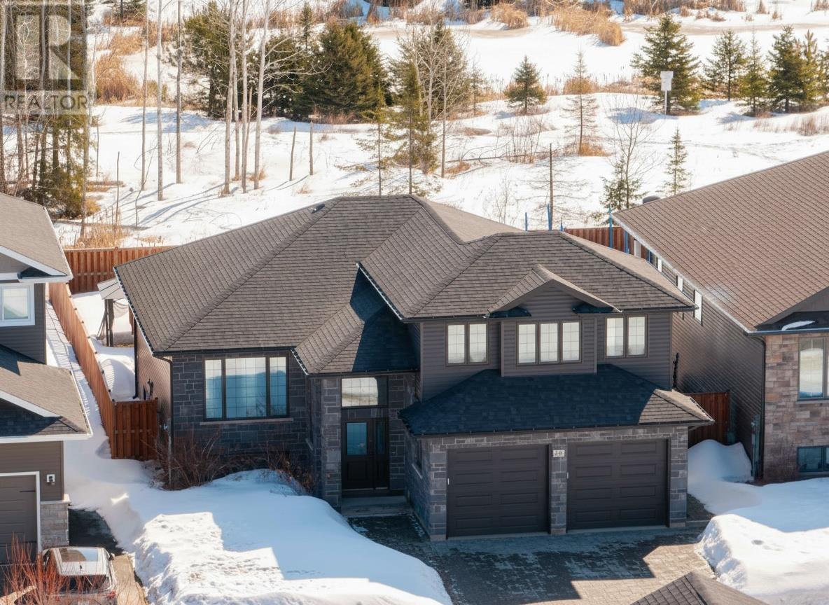 705 Fieldstone PL, Thunder Bay, Ontario, P7B3Z7 — Photo 3