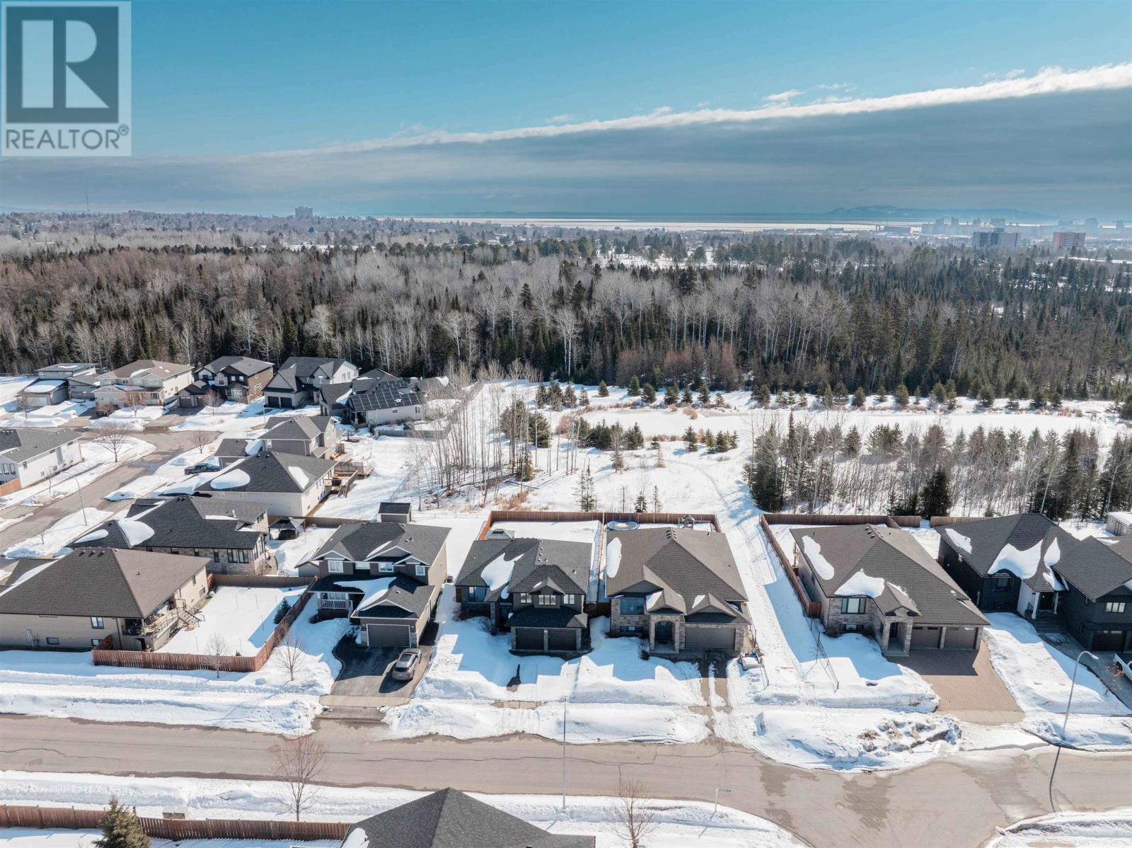 705 Fieldstone PL, Thunder Bay, Ontario, P7B3Z7 — Photo 4
