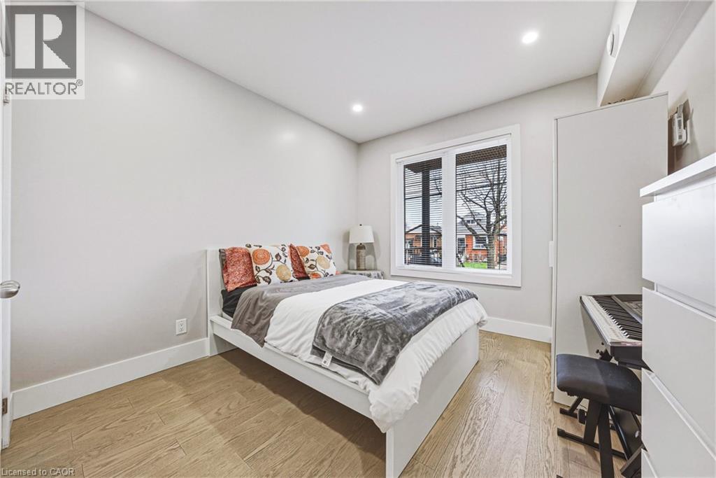 68 VANSITMART Avenue, Hamilton, Ontario, L8H3A5 — Photo 15