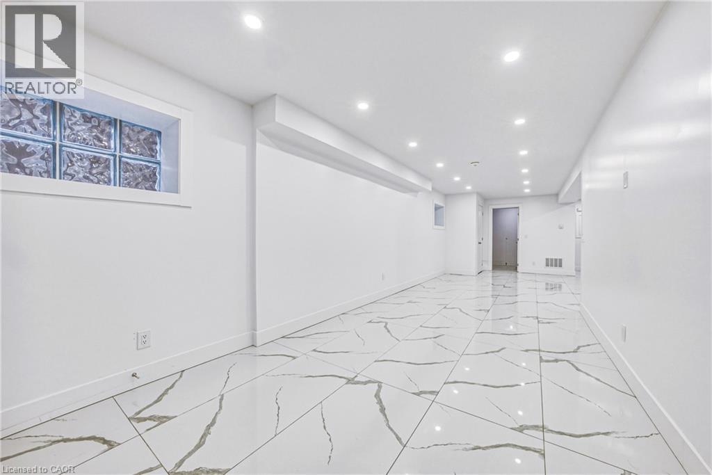 68 VANSITMART Avenue, Hamilton, Ontario, L8H3A5 — Photo 34