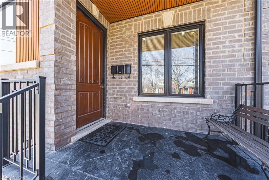 68 VANSITMART Avenue, Hamilton, Ontario, L8H3A5 — Photo 4