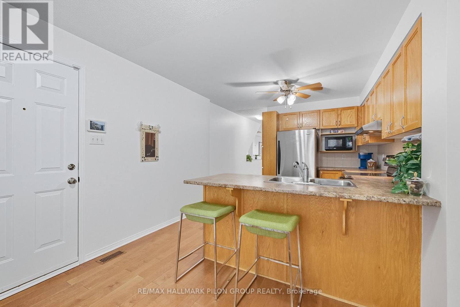 10 LAKEPOINTE DRIVE, Ottawa, Ontario, K4A5E3 — Photo 3