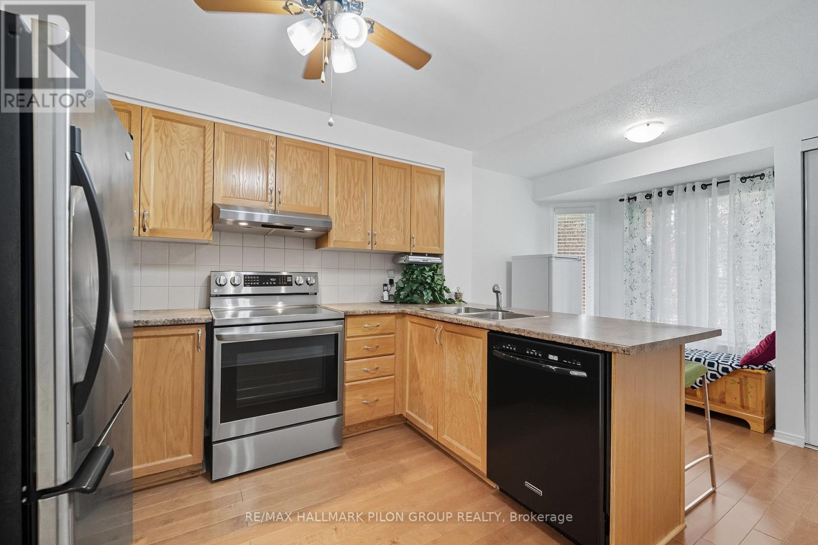 10 LAKEPOINTE DRIVE, Ottawa, Ontario, K4A5E3 — Photo 5