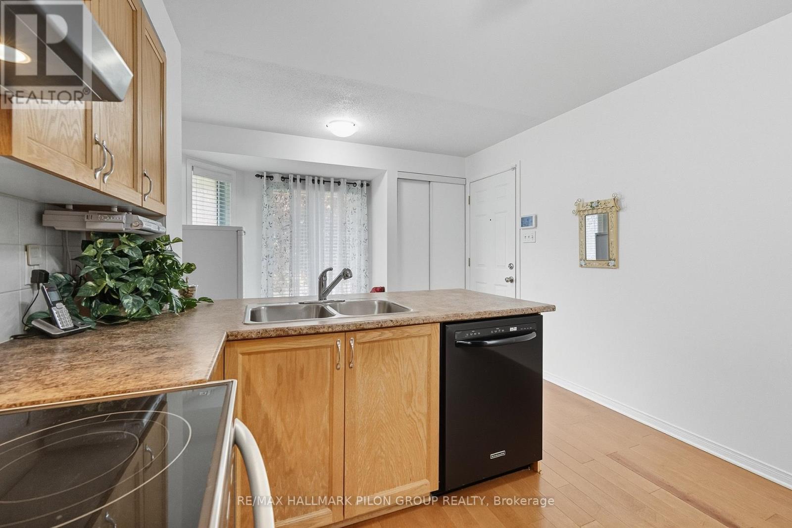 10 LAKEPOINTE DRIVE, Ottawa, Ontario, K4A5E3 — Photo 6