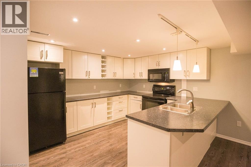 96 PATHFINDER Crescent, Kitchener, Ontario, N2P1S6 — Photo 12