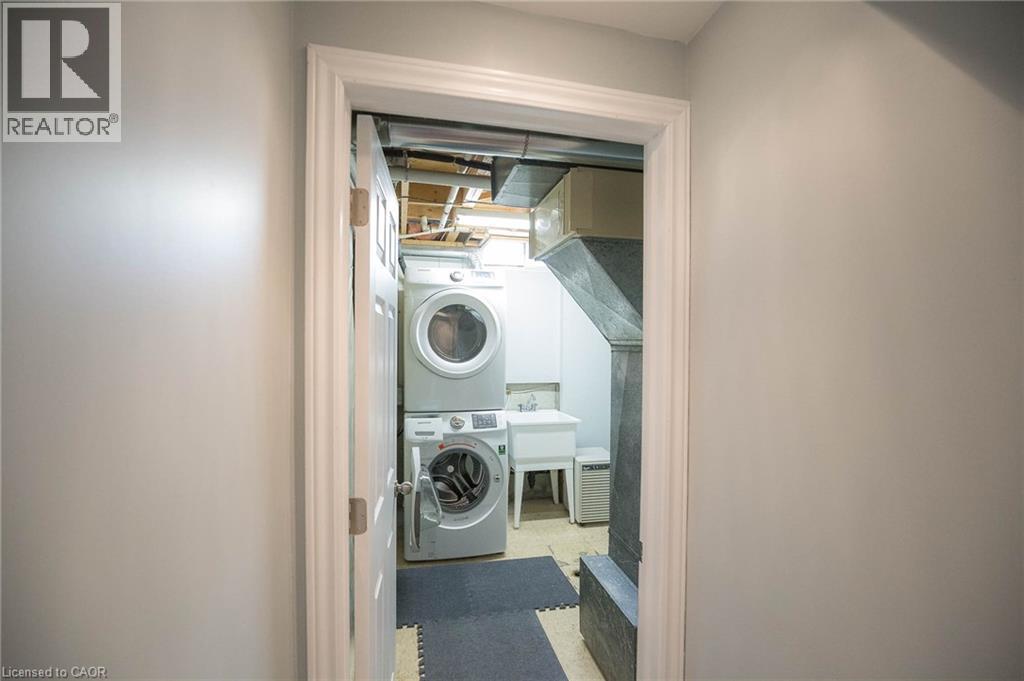 96 PATHFINDER Crescent, Kitchener, Ontario, N2P1S6 — Photo 17