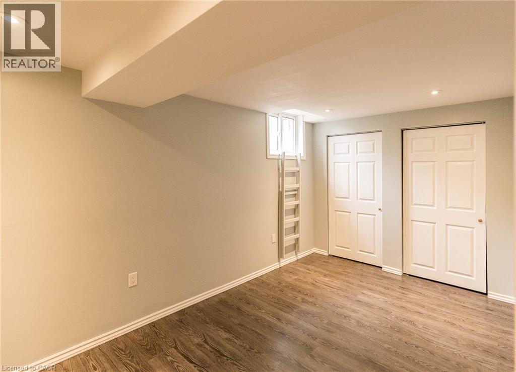 96 PATHFINDER Crescent, Kitchener, Ontario, N2P1S6 — Photo 19