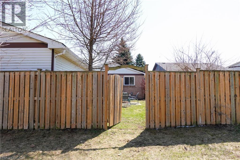 96 PATHFINDER Crescent, Kitchener, Ontario, N2P1S6 — Photo 23