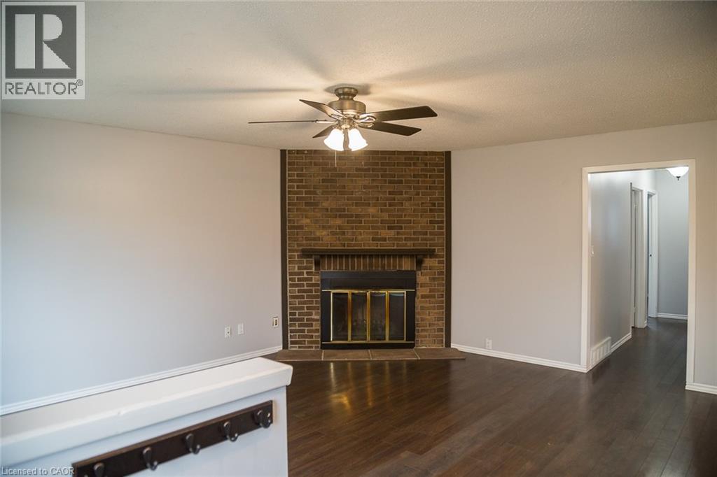 96 PATHFINDER Crescent, Kitchener, Ontario, N2P1S6 — Photo 5