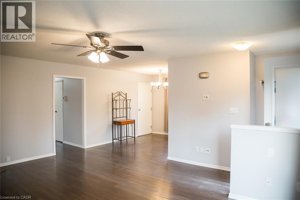 96 PATHFINDER Crescent, Kitchener, Ontario, N2P1S6 — Photo 6