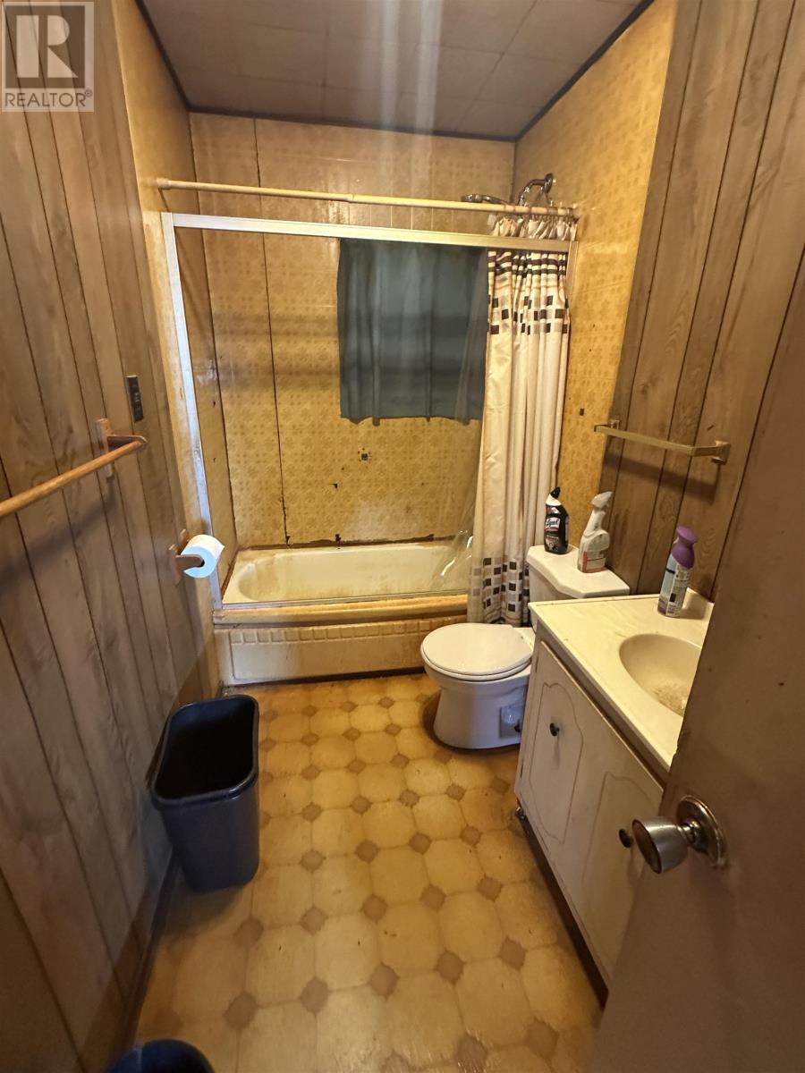 77 Dickenson RD, Balmertown, Ontario, P0V1C0 — Photo 13