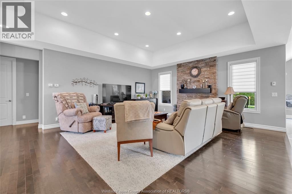 2 MALIBU DRIVE, Leamington, Ontario, N8H5G4 — Photo 7