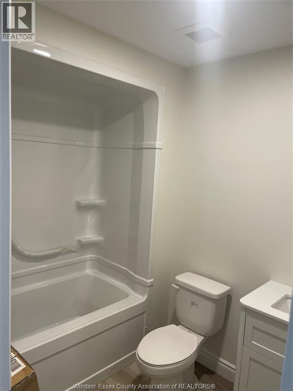 647 JANETTE Unit# B, Windsor, Ontario, N9A4Z8 — Photo 11