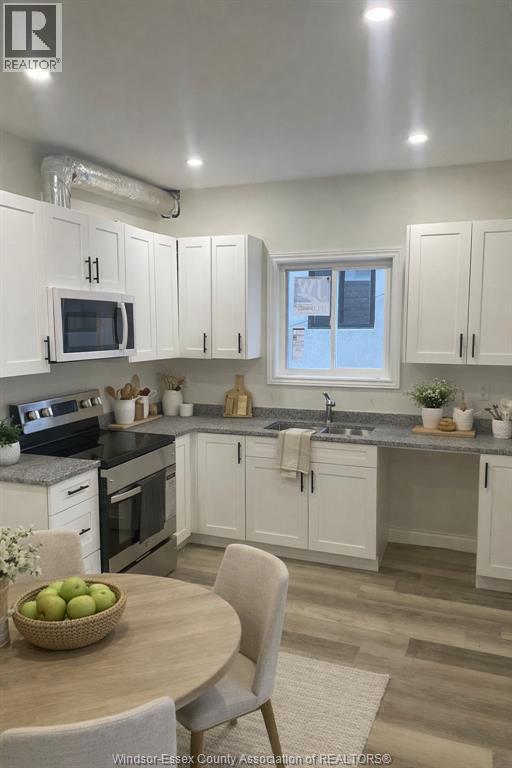 647 JANETTE Unit# B, Windsor, Ontario, N9A4Z8 — Photo 4