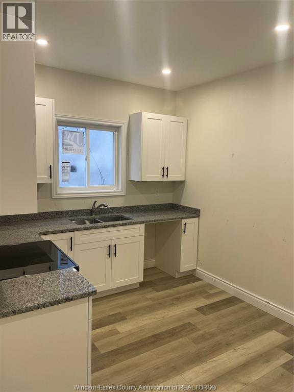 647 JANETTE Unit# B, Windsor, Ontario, N9A4Z8 — Photo 7