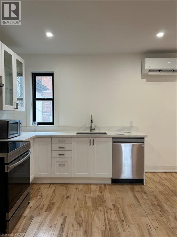 13 HESS Street, Hamilton, Ontario, L8P3M7 — Photo 11