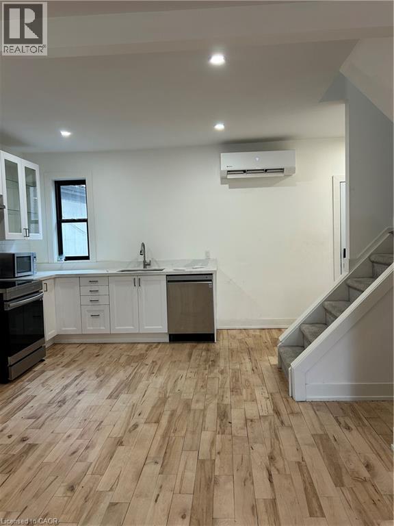 13 HESS Street, Hamilton, Ontario, L8P3M7 — Photo 6