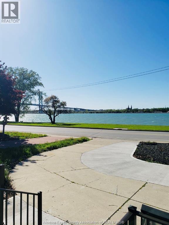 2135 RIVERSIDE DRIVE, Windsor, Ontario, N9B1A8 — Photo 2