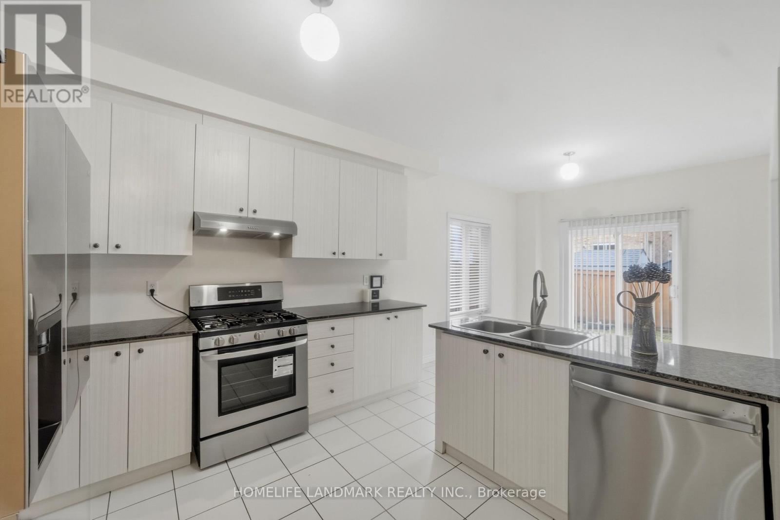 1712 CAROUSEL DRIVE, Pickering (Duffin Heights), Ontario, L1X0C1 — Photo 8