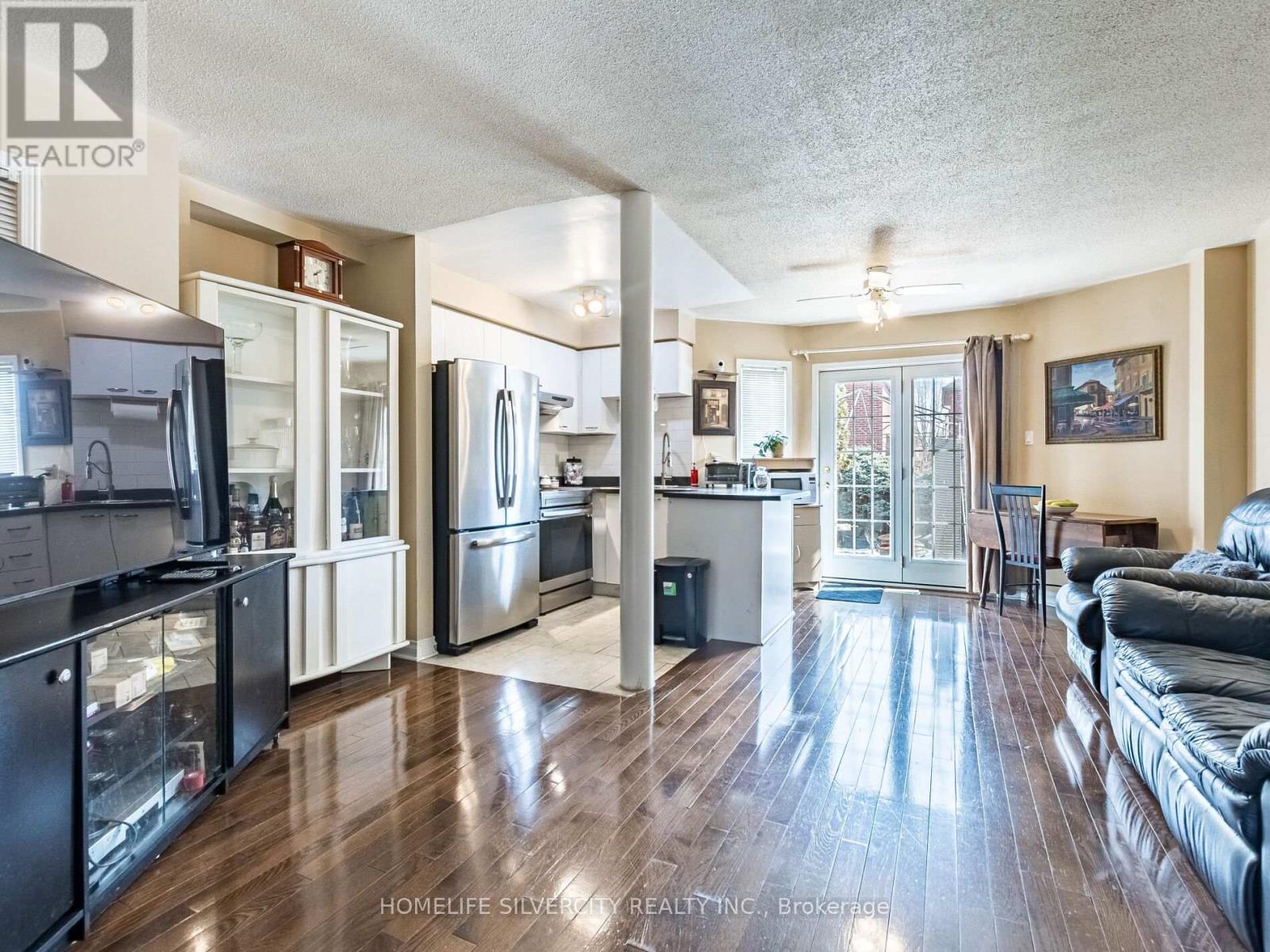 110 RICHWOOD CRESCENT, Brampton (Brampton West), Ontario, L6X4K7 — Photo 9