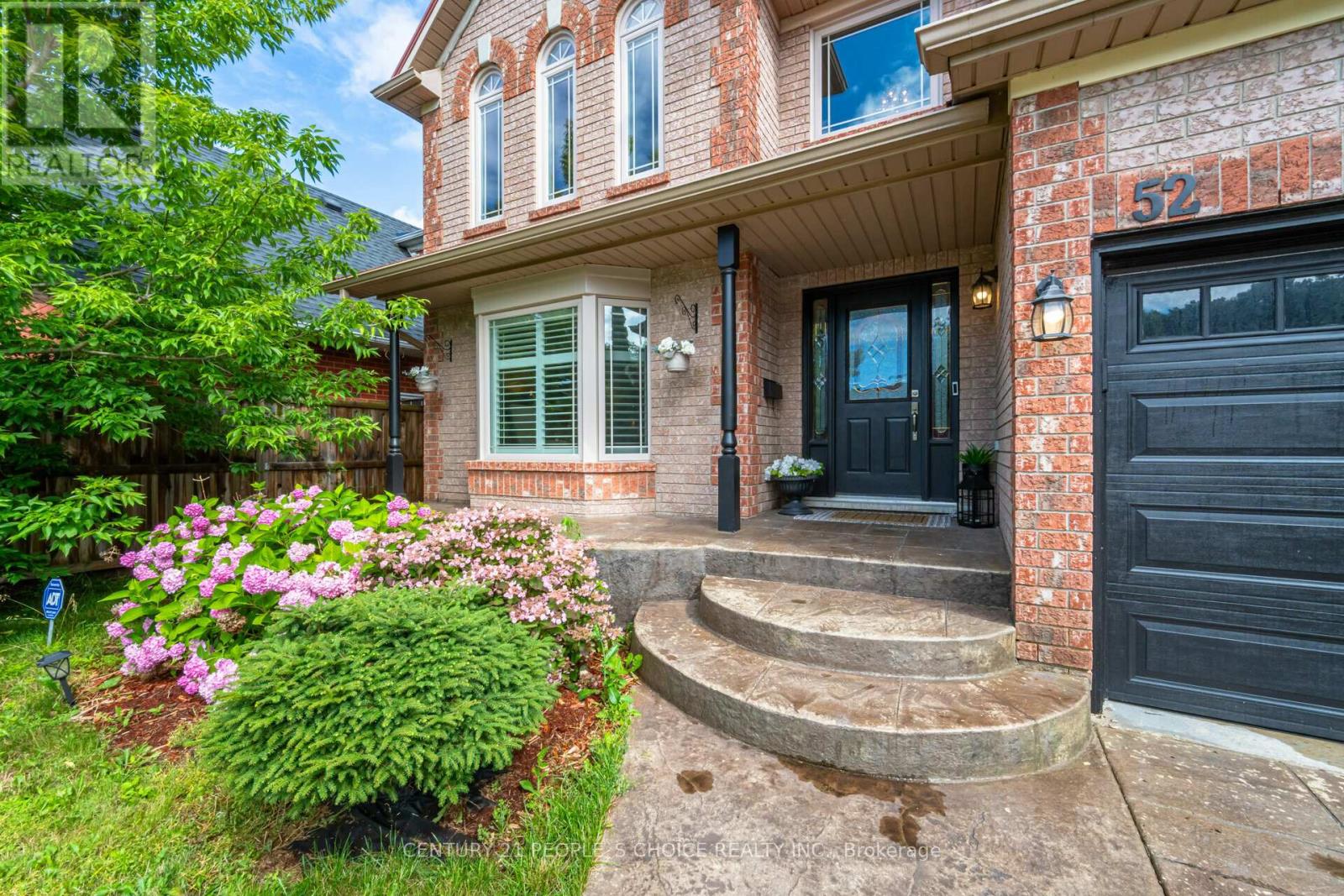 52 CANNING CRESCENT, Cambridge, Ontario, N1T1X2 — Photo 2