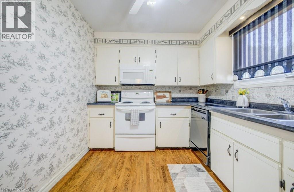 25 CAREY Street, Waterdown, Ontario, L8B0L5 — Photo 15