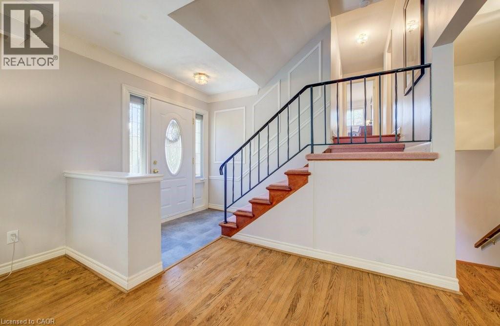 25 CAREY Street, Waterdown, Ontario, L8B0L5 — Photo 5