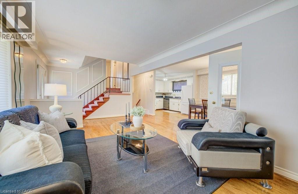 25 CAREY Street, Waterdown, Ontario, L8B0L5 — Photo 9