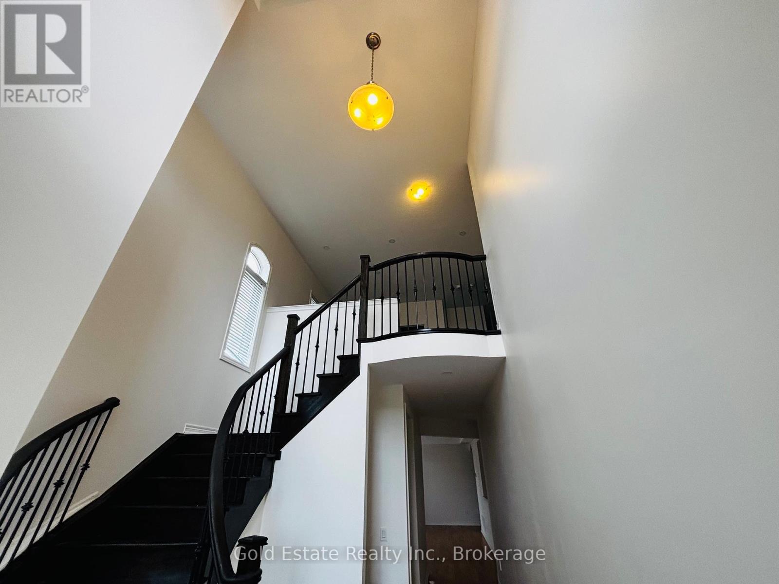 247 BUICK BOULEVARD, Brampton (Northwest Brampton), Ontario, L7A4L8 — Photo 3