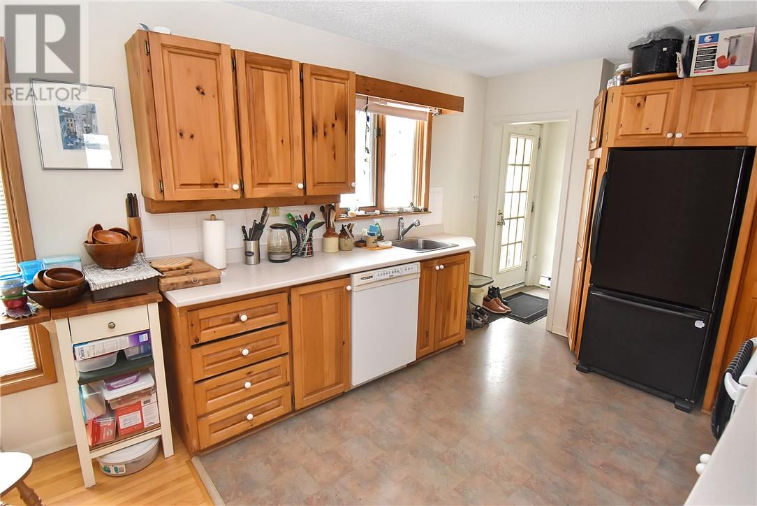 488 Lake Point Crt, Sudbury, Ontario, P3E6J3 — Photo 12