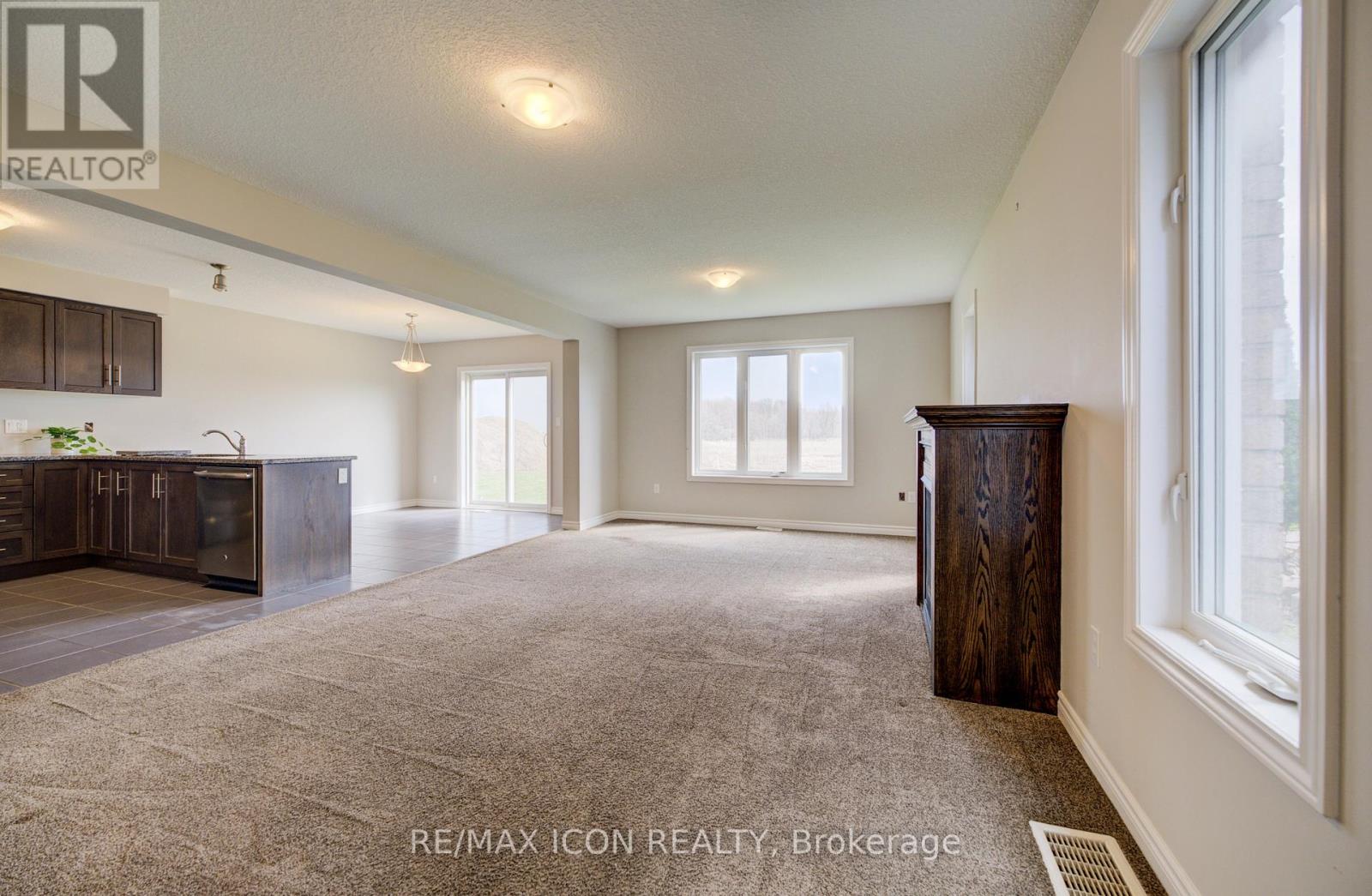 1360 CAEN AVENUE, Woodstock (Woodstock - North), Ontario, N4T0G3 — Photo 5