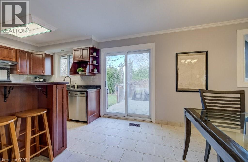 330 DALEVIEW Place, Waterloo, Ontario, N2L5M5 — Photo 10