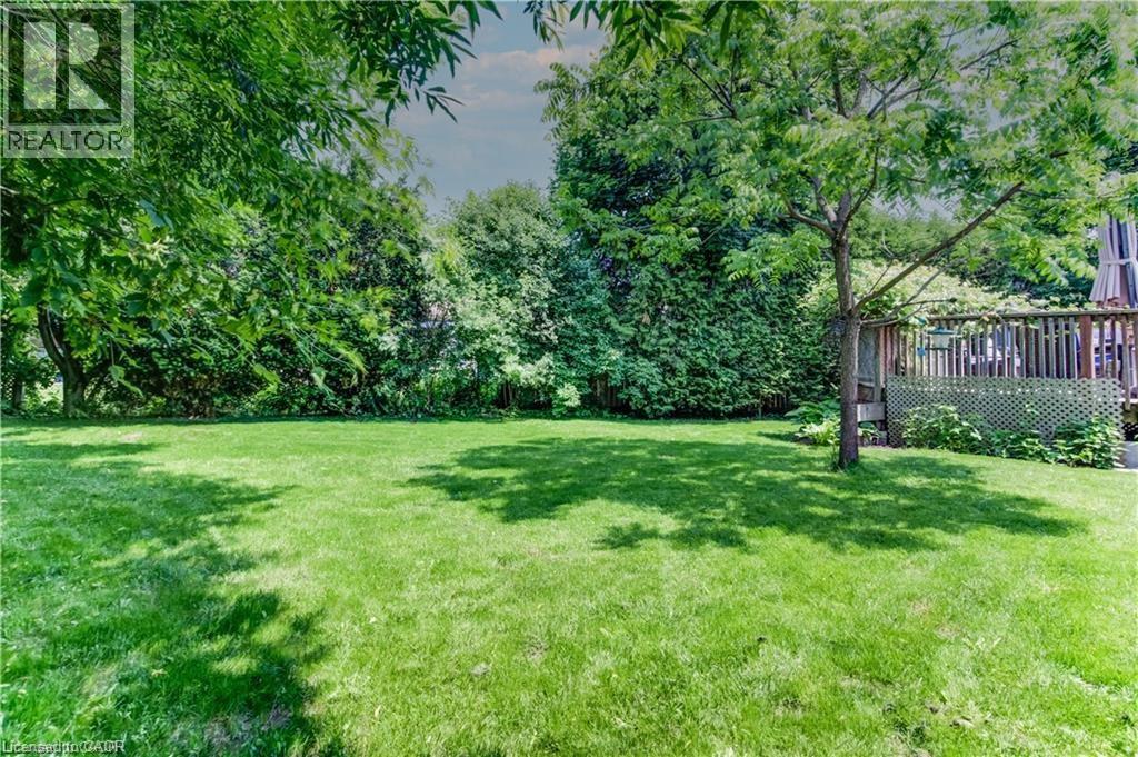 330 DALEVIEW Place, Waterloo, Ontario, N2L5M5 — Photo 36