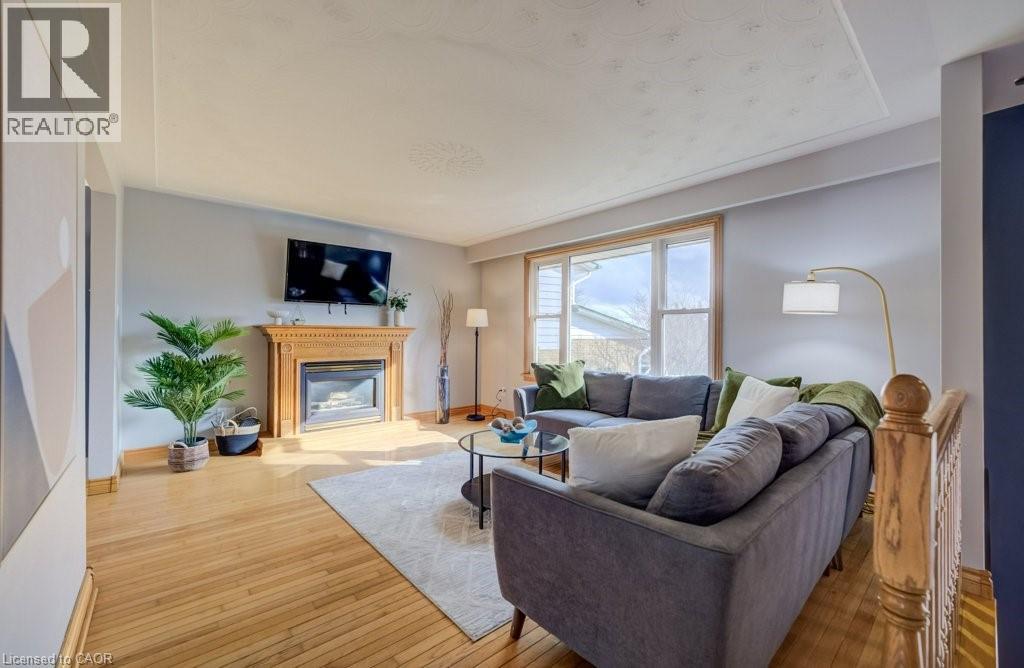 330 DALEVIEW Place, Waterloo, Ontario, N2L5M5 — Photo 4