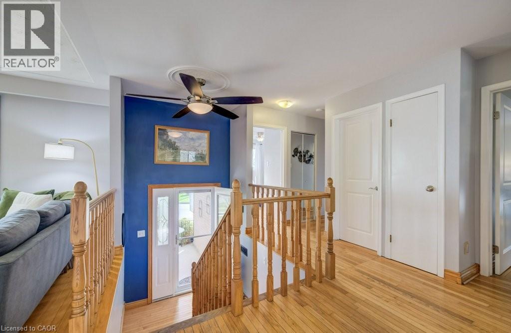 330 DALEVIEW Place, Waterloo, Ontario, N2L5M5 — Photo 5