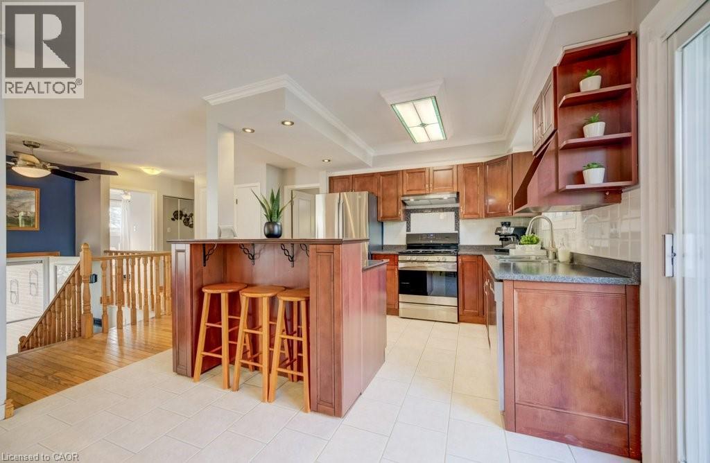 330 DALEVIEW Place, Waterloo, Ontario, N2L5M5 — Photo 7