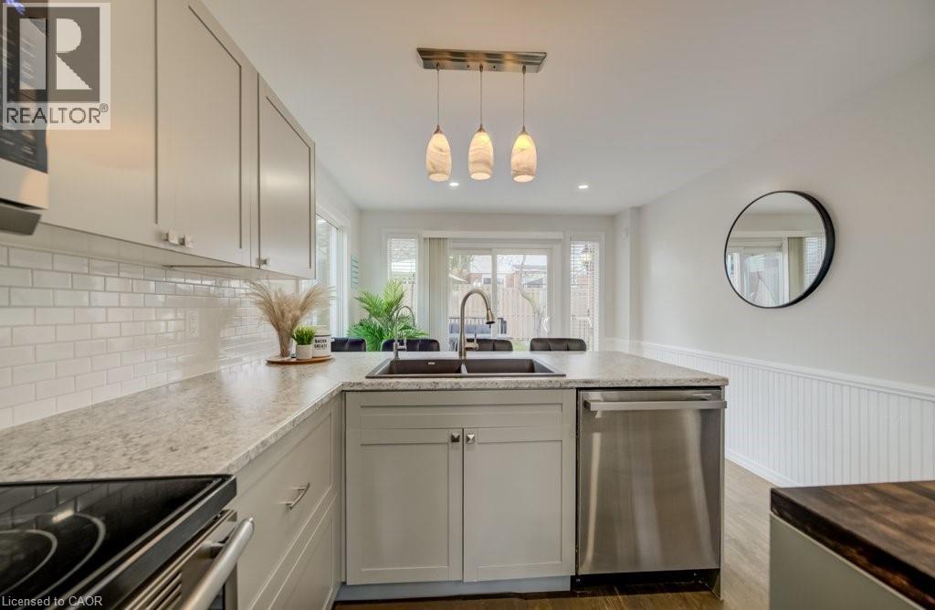 107 OLD PARK Lane, Kitchener, Ontario, N2N2K1 — Photo 11