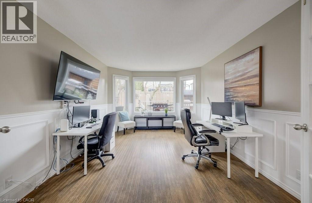 107 OLD PARK Lane, Kitchener, Ontario, N2N2K1 — Photo 18