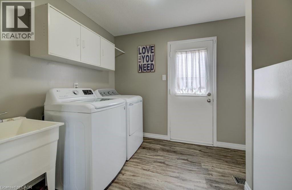 107 OLD PARK Lane, Kitchener, Ontario, N2N2K1 — Photo 24