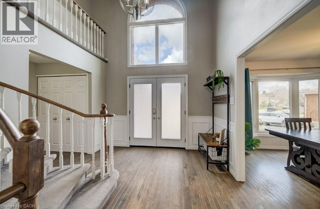 107 OLD PARK Lane, Kitchener, Ontario, N2N2K1 — Photo 4